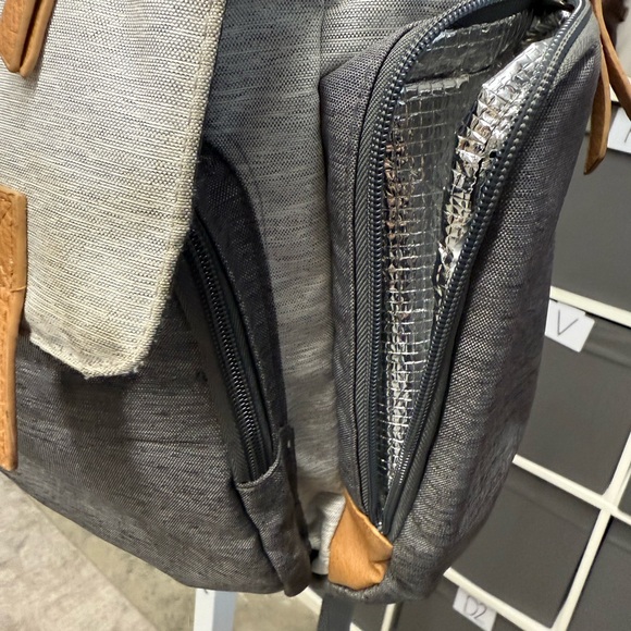 Eddie Bauer Cascade Backpack Diaper Bag With Insulated Pocket and Wipe Access - Picture 6 of 8